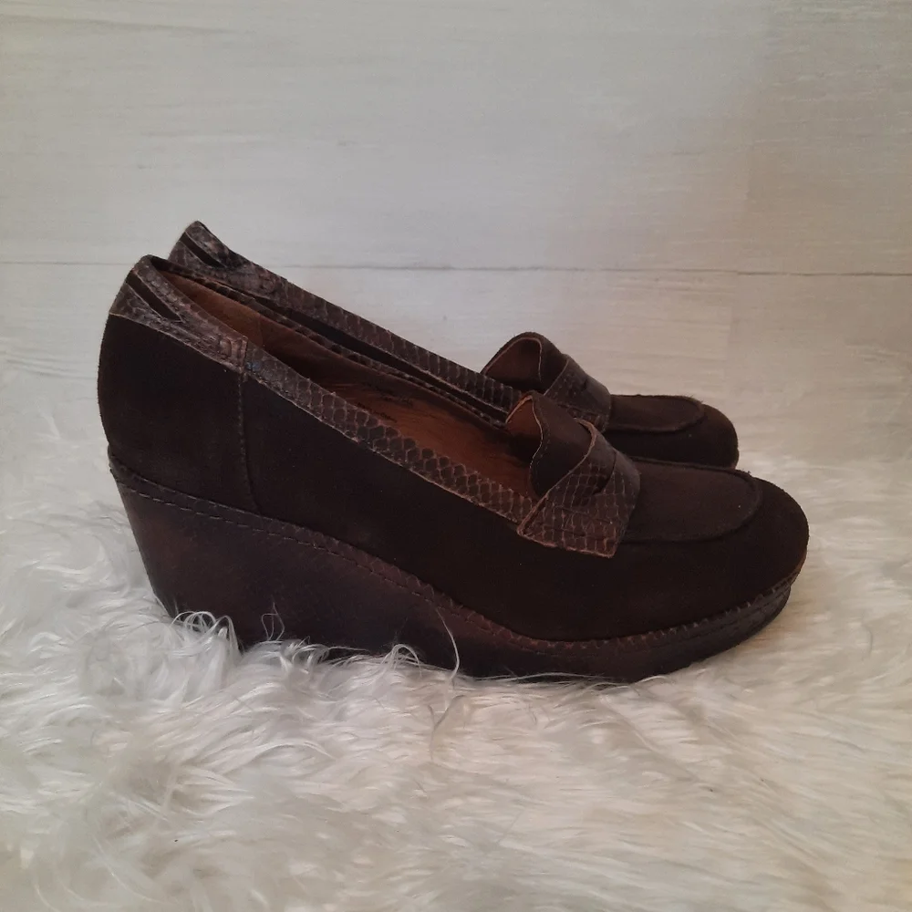 Donald J. Pliner Brown Suede Wedge Loafers size 7